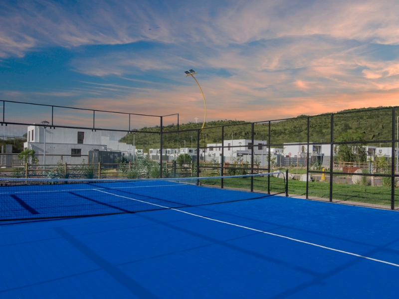 Cancha de pádel en condominio Ictinos